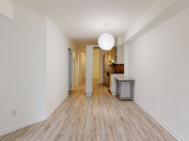 752 - 111 Elizabeth St