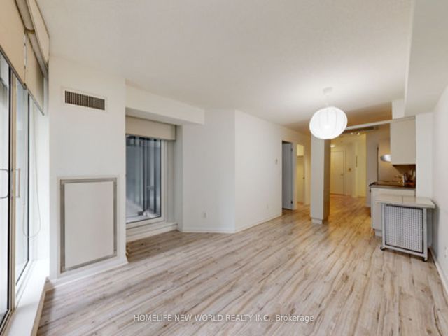 752 - 111 Elizabeth St