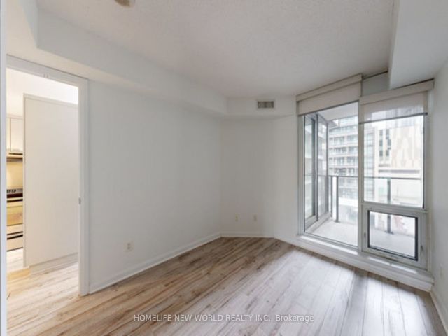 752 - 111 Elizabeth St