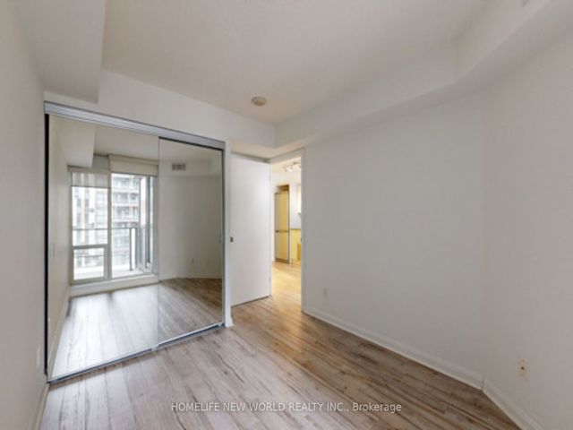 752 - 111 Elizabeth St