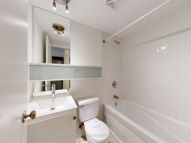 752 - 111 Elizabeth St