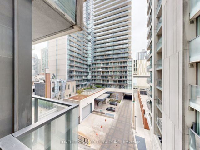 752 - 111 Elizabeth St
