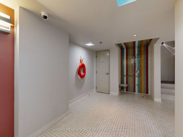 752 - 111 Elizabeth St