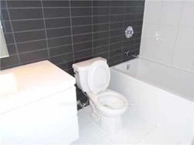 2702 - 75 Queens Wharf Rd