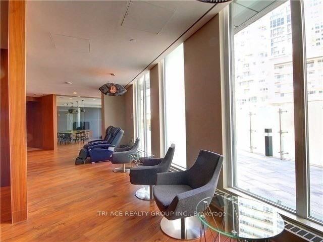 2702 - 75 Queens Wharf Rd