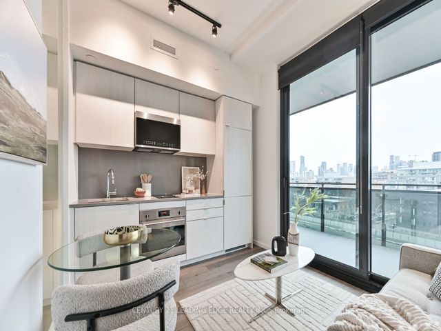 610 - 21 Lawren Harris Sq