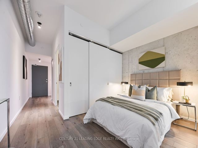 610 - 21 Lawren Harris Sq