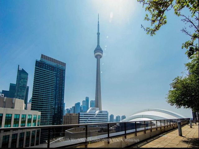 810 - 20 Blue Jays Way