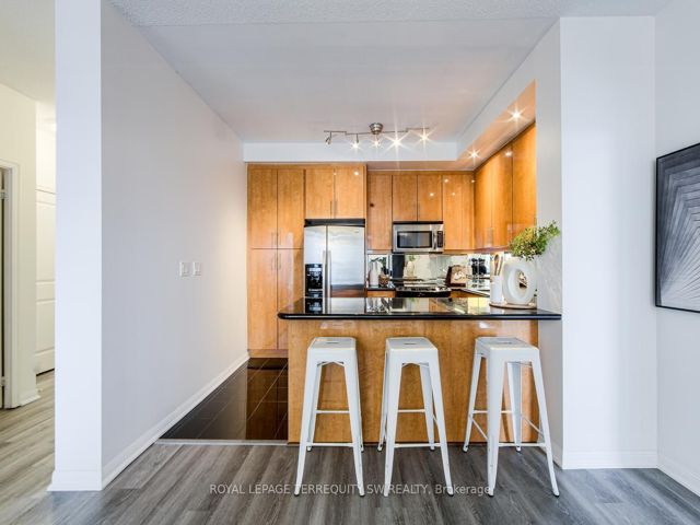 1203 - 628 Fleet St