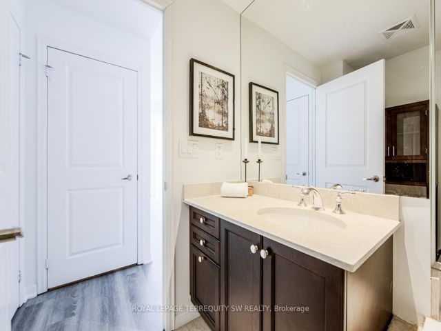 1203 - 628 Fleet St