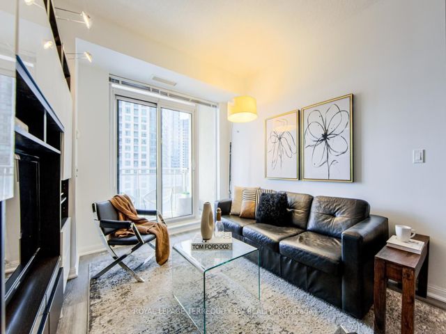 1203 - 628 Fleet St