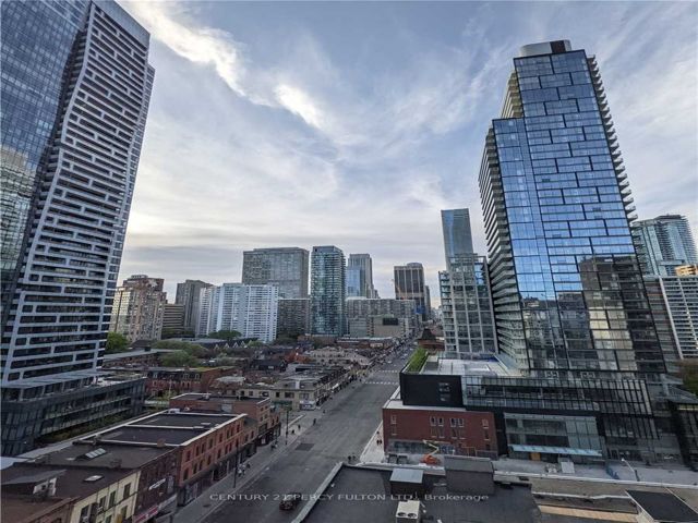 202 - 8 Wellesley St E
