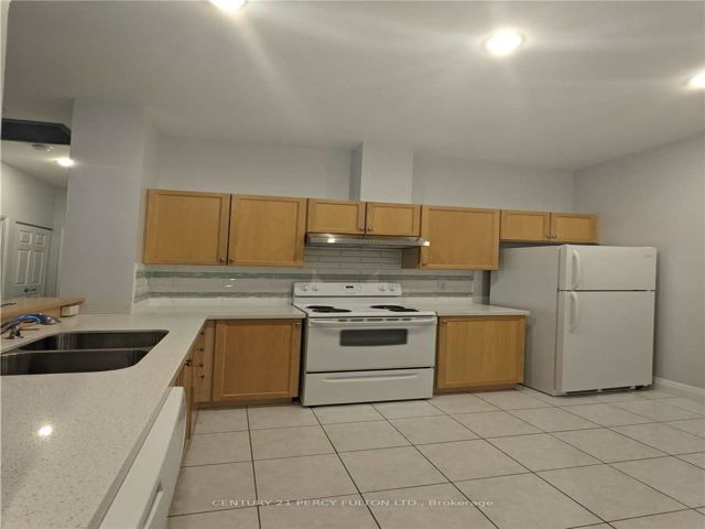 202 - 8 Wellesley St E