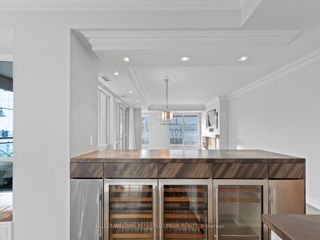 203 - 20 Scrivener Sq