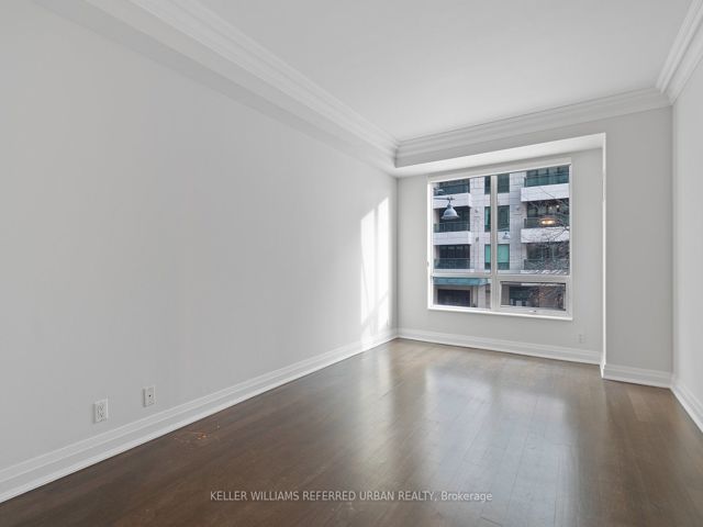 203 - 20 Scrivener Sq