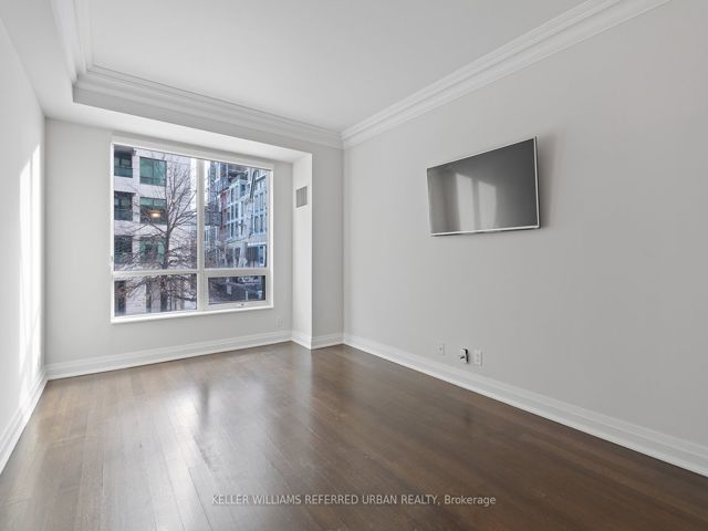 203 - 20 Scrivener Sq