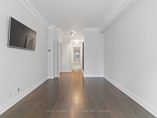 203 - 20 Scrivener Sq