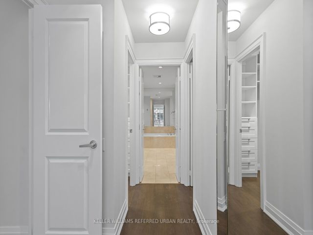 203 - 20 Scrivener Sq