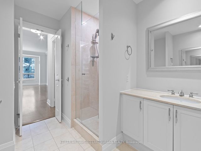203 - 20 Scrivener Sq