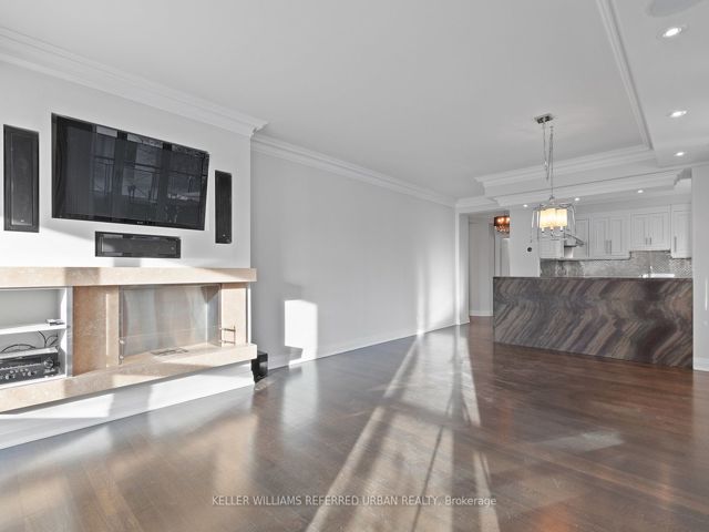 203 - 20 Scrivener Sq