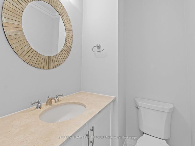 203 - 20 Scrivener Sq