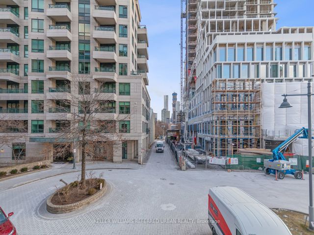 203 - 20 Scrivener Sq