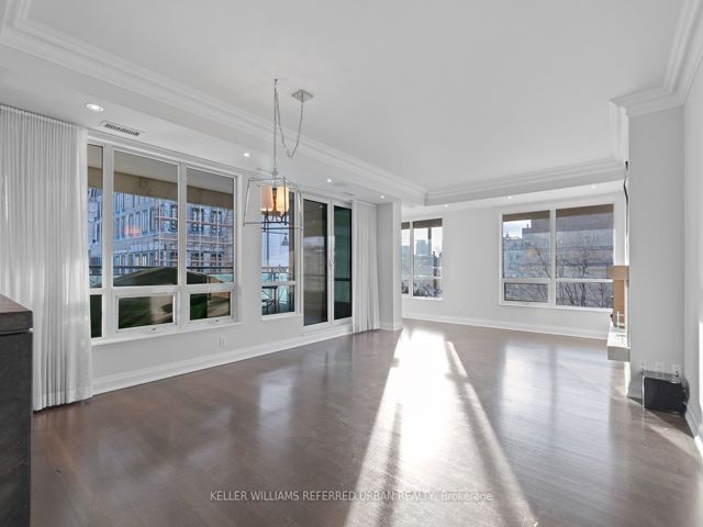 203 - 20 Scrivener Sq