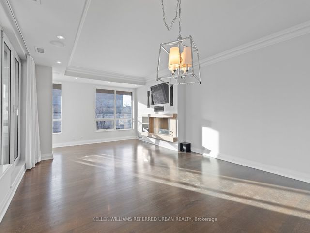 203 - 20 Scrivener Sq