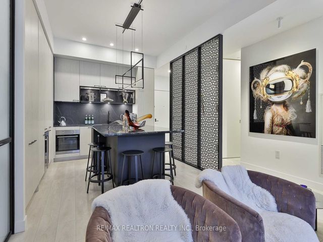 419 - 505 Richmond St W