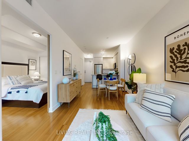 703 - 438 King St