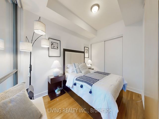 703 - 438 King St