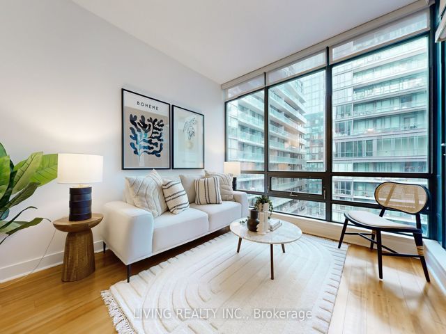 703 - 438 King St