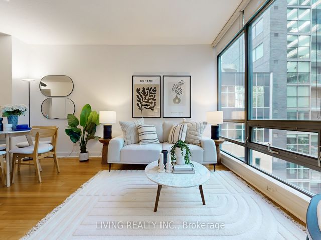 703 - 438 King St