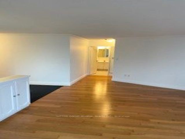 801 - 270 Queens Quay Blvd W