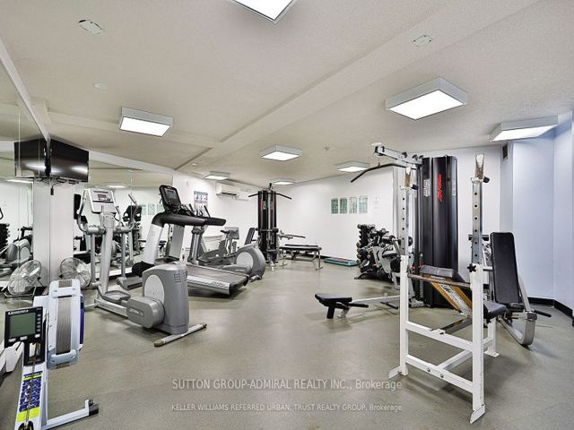 801 - 270 Queens Quay Blvd W