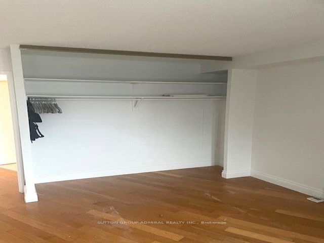 801 - 270 Queens Quay Blvd W
