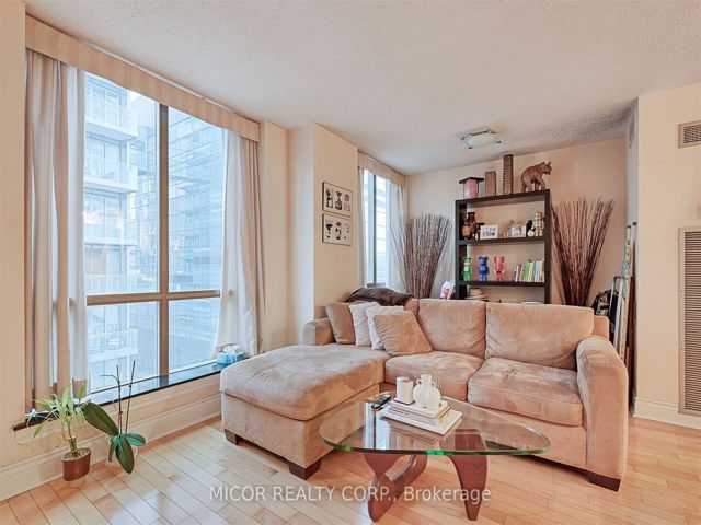 601 - 40 Scollard St