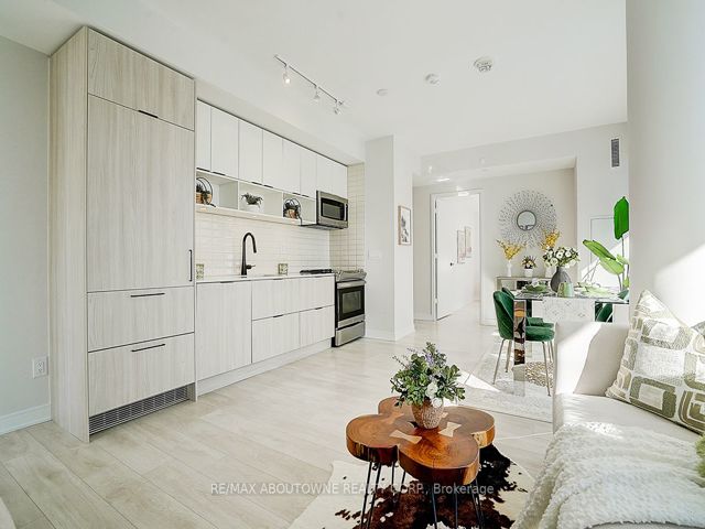 S808 - 180 Mill St
