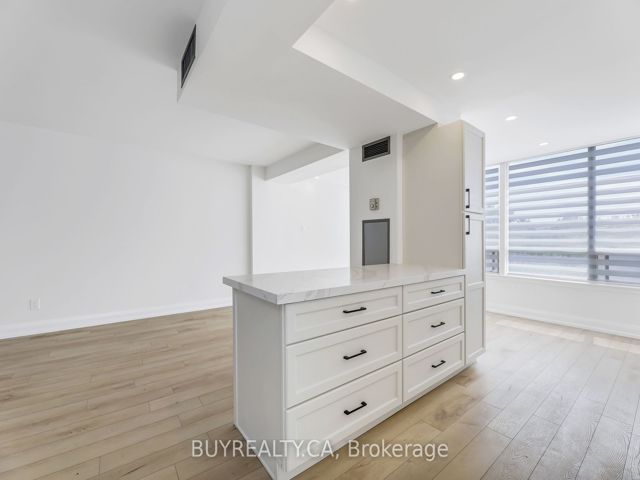 410 - 1131 Steeles Ave W
