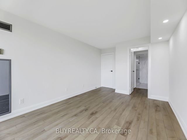 410 - 1131 Steeles Ave W