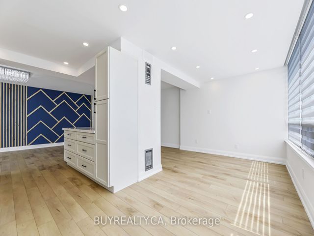 410 - 1131 Steeles Ave W