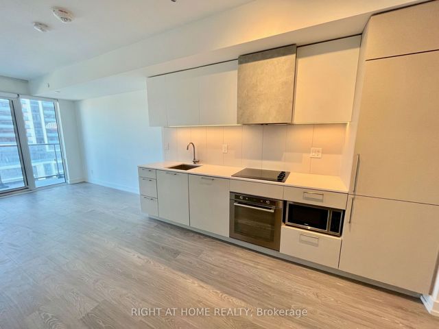 821 - 19 Western Battery Rd