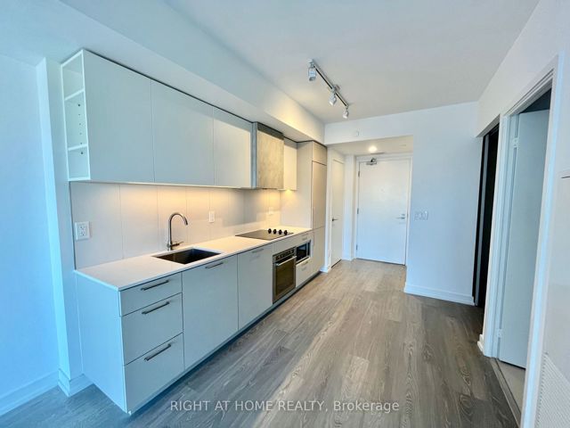 821 - 19 Western Battery Rd