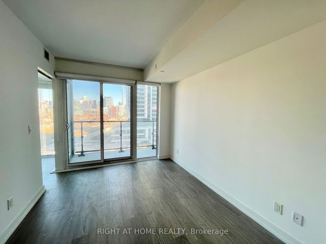 821 - 19 Western Battery Rd