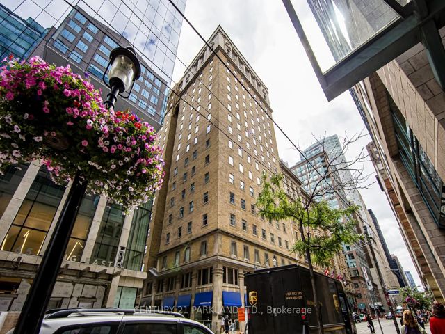 318 - 22 Leader Lane