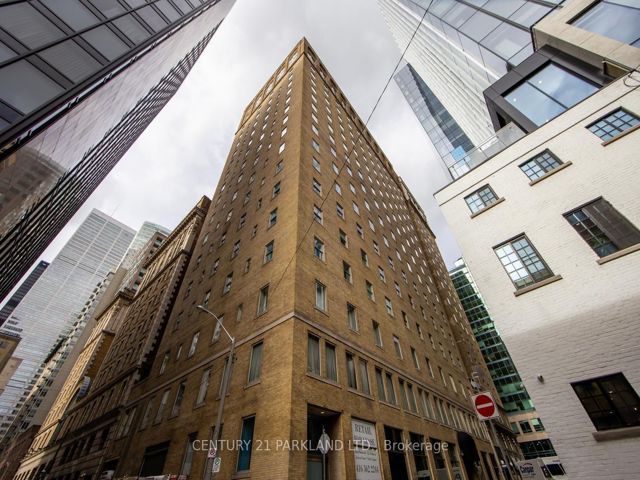 318 - 22 Leader Lane
