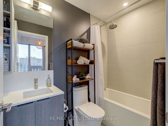 2112 - 55 Mercer St