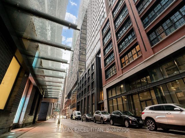 2112 - 55 Mercer St