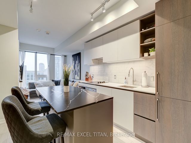 2112 - 55 Mercer St