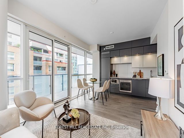 805 - 15 Grenville St